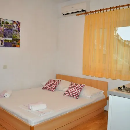 Apartments Veselko Makarska Buitenkant foto